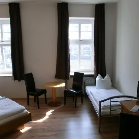Schweizer Hof Pensjonat 3*