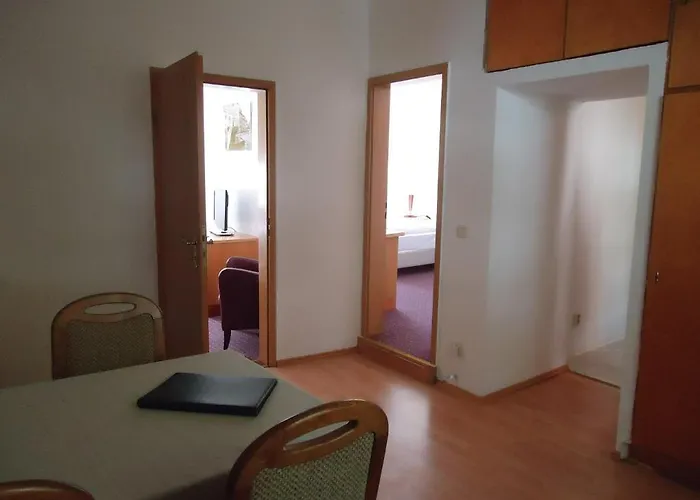 Schweizer Hof Pensionat 3*